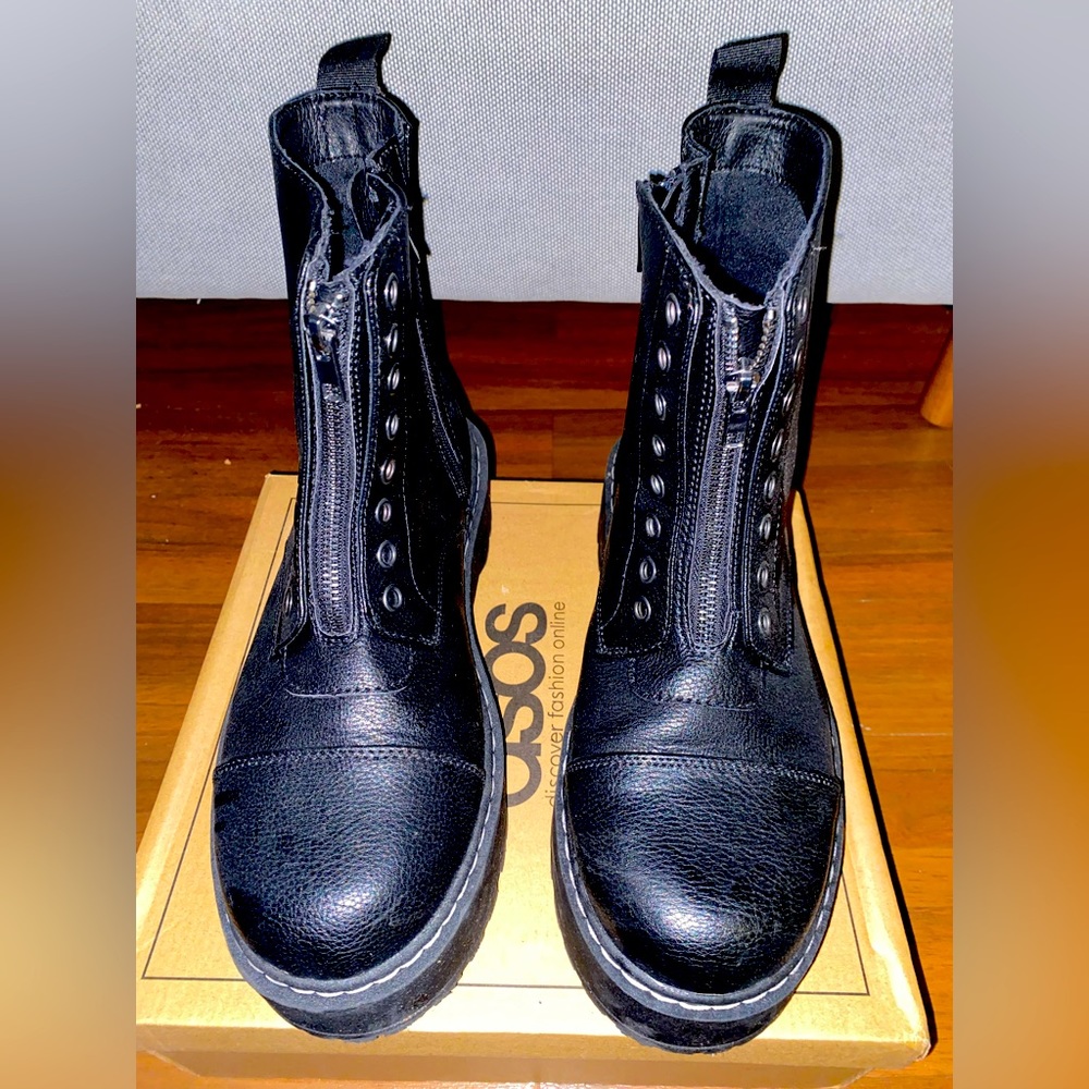 Platform black zip up boot (wide with)